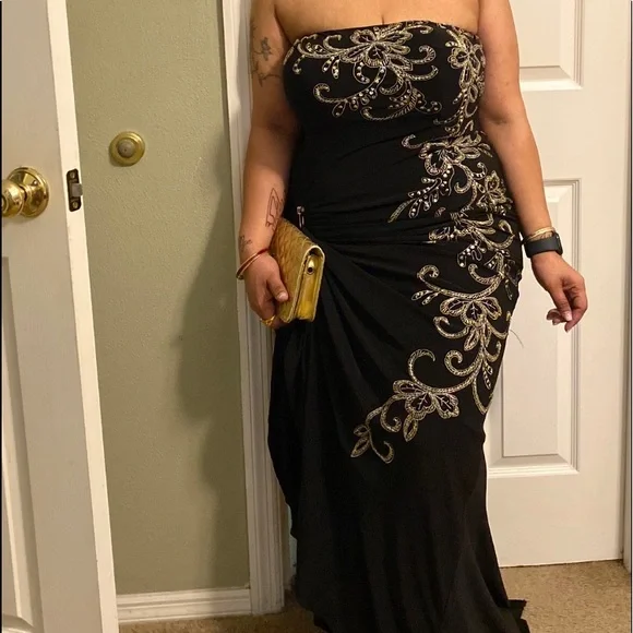 80s vintage Jump Apparel strapless black&gold sequins formal dress. Size  13/14